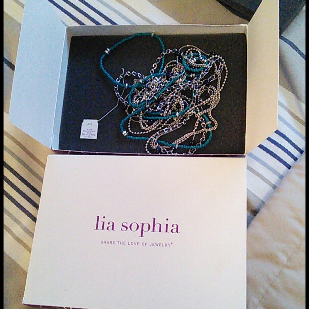 Lia Sophia necklace - Picture 7 of 7